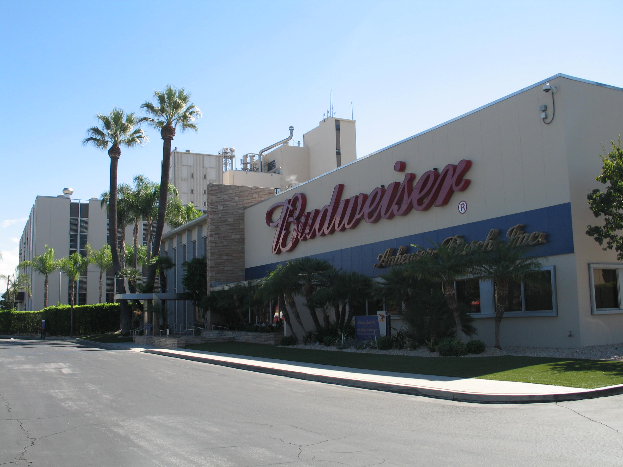 Anheuser-Busch Supports Los Angeles “Save the Drop” Campaign Through $50,000 Donation